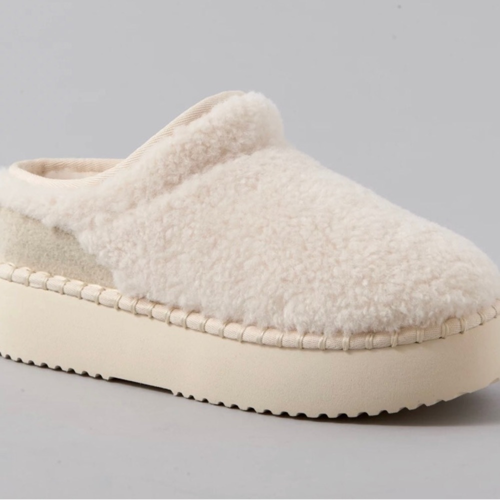 American Eagle Outfitters Plush Faux Shearling Slip-On Clog - Cream